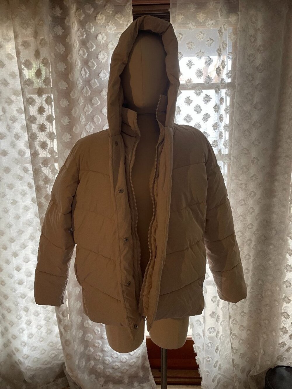 abercrombie fitch women's off white puffer jacket size M Y2K Neutral cozy